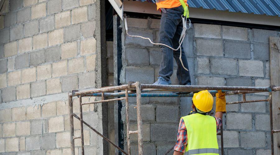 Expert Emergency Roof Repairs services in Taylorville, IL